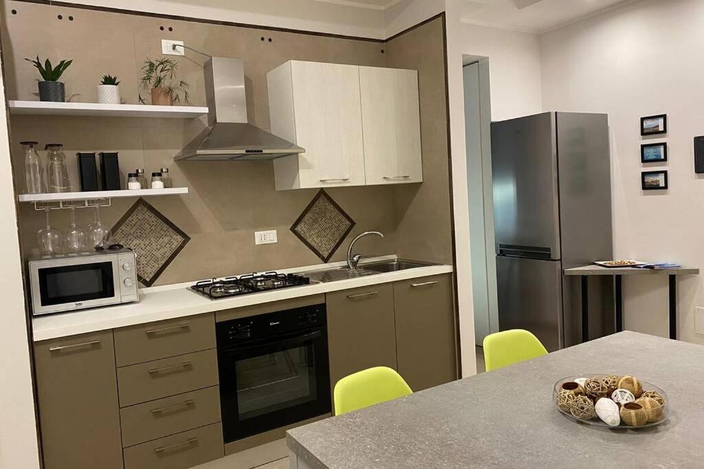 B&B Piano1 Interno5 - Accogliente E Moderno Bilocale Vicino Al Centro Салерно Экстерьер фото