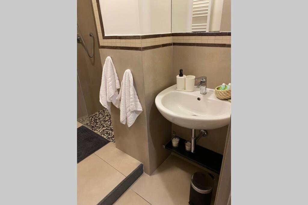 B&B Piano1 Interno5 - Accogliente E Moderno Bilocale Vicino Al Centro Салерно Экстерьер фото